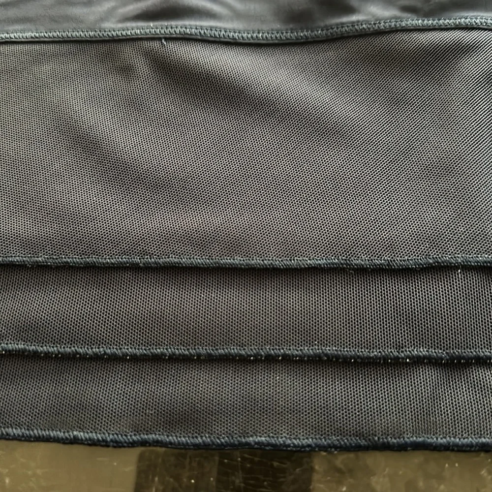 Lululemon, new , silky Long sleeve, with mash details - Picture 2 of 4